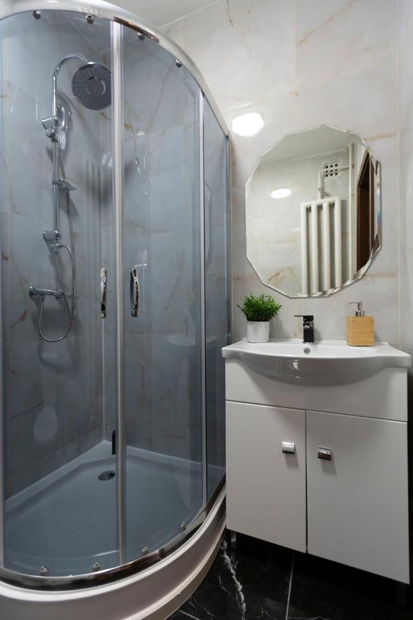 Stylish Quentin Apartment In The King Street Budapešť Exteriér fotografie